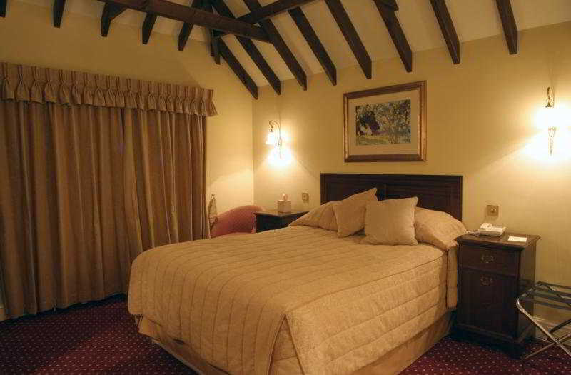 Hurtwood Hotel Peaslake Rum bild